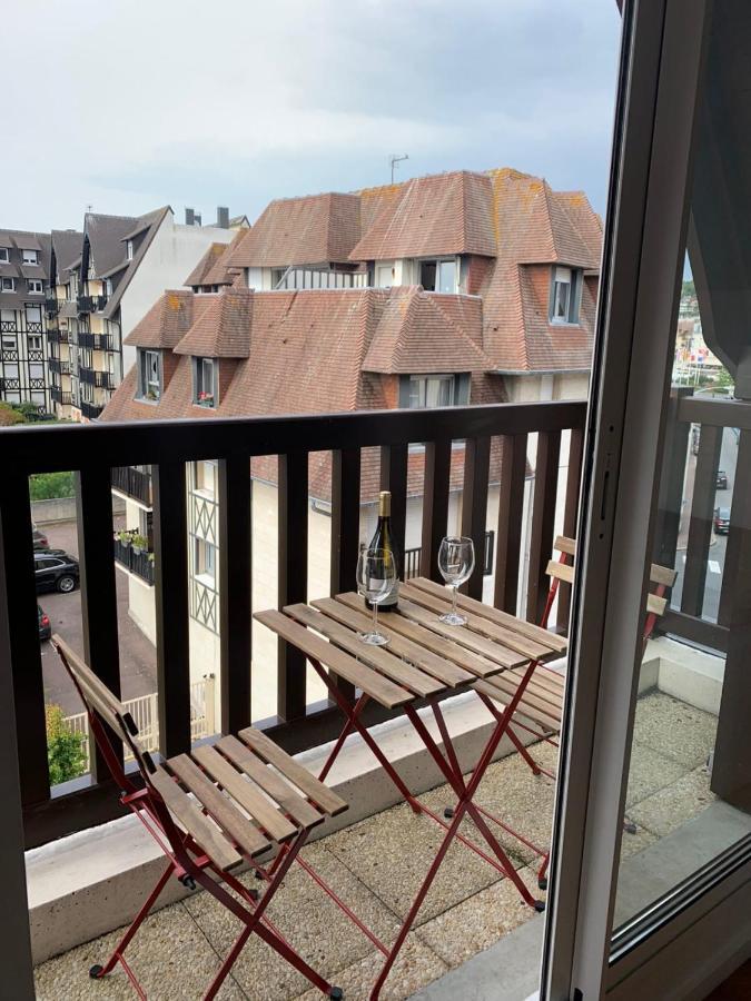 Nice 41 M With Balcony Near The Beach Довіль Екстер'єр фото